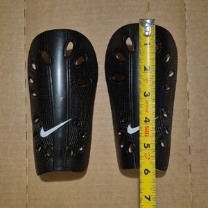Nike Youth J Guard Soccer Shin Guards Very Strong/Durable